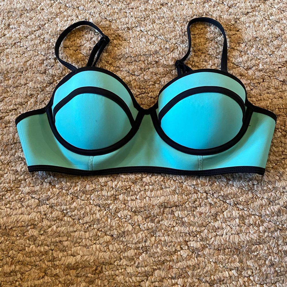 Push up bikini top